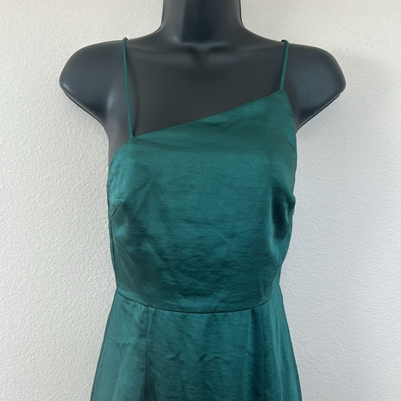 Oh Polly Emerald Green Asymetrical Satin Side Slit Midi Dress - Picture 4 of 11